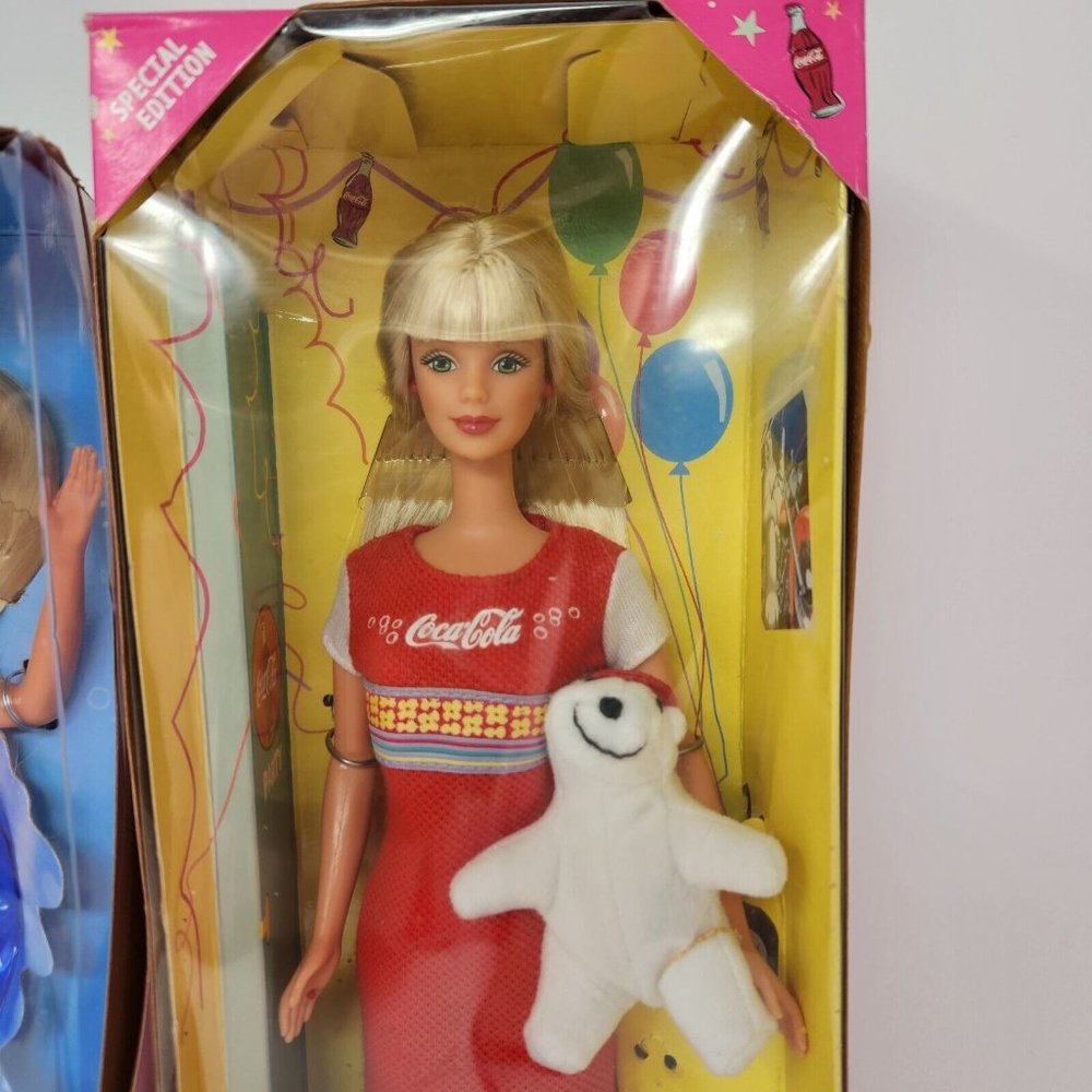 Coca-Cola Barbie Lot of 2 - Coca Cola Splash Barbie and Coca Cola Party Barbie - Picture 6 of 13